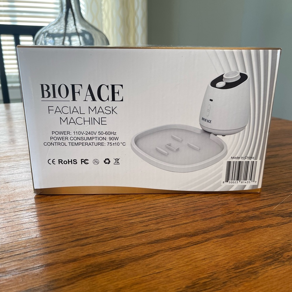 White Facial Mask Machine - Picture 4 of 4